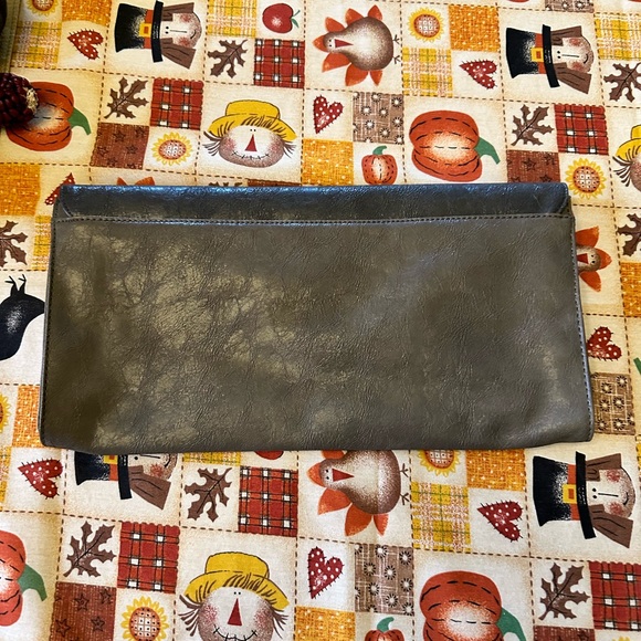 Clutch - Picture 7 of 7